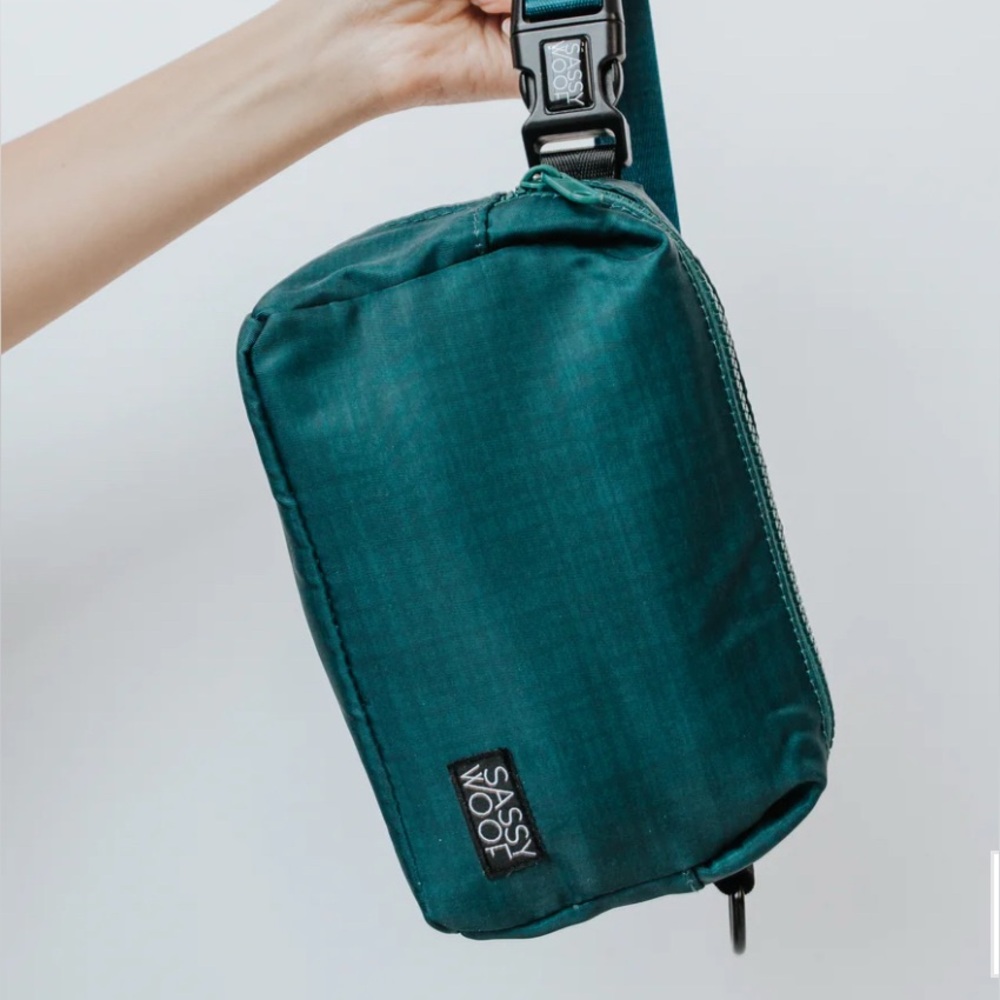 Forest green sassy woof Woof Pack bag